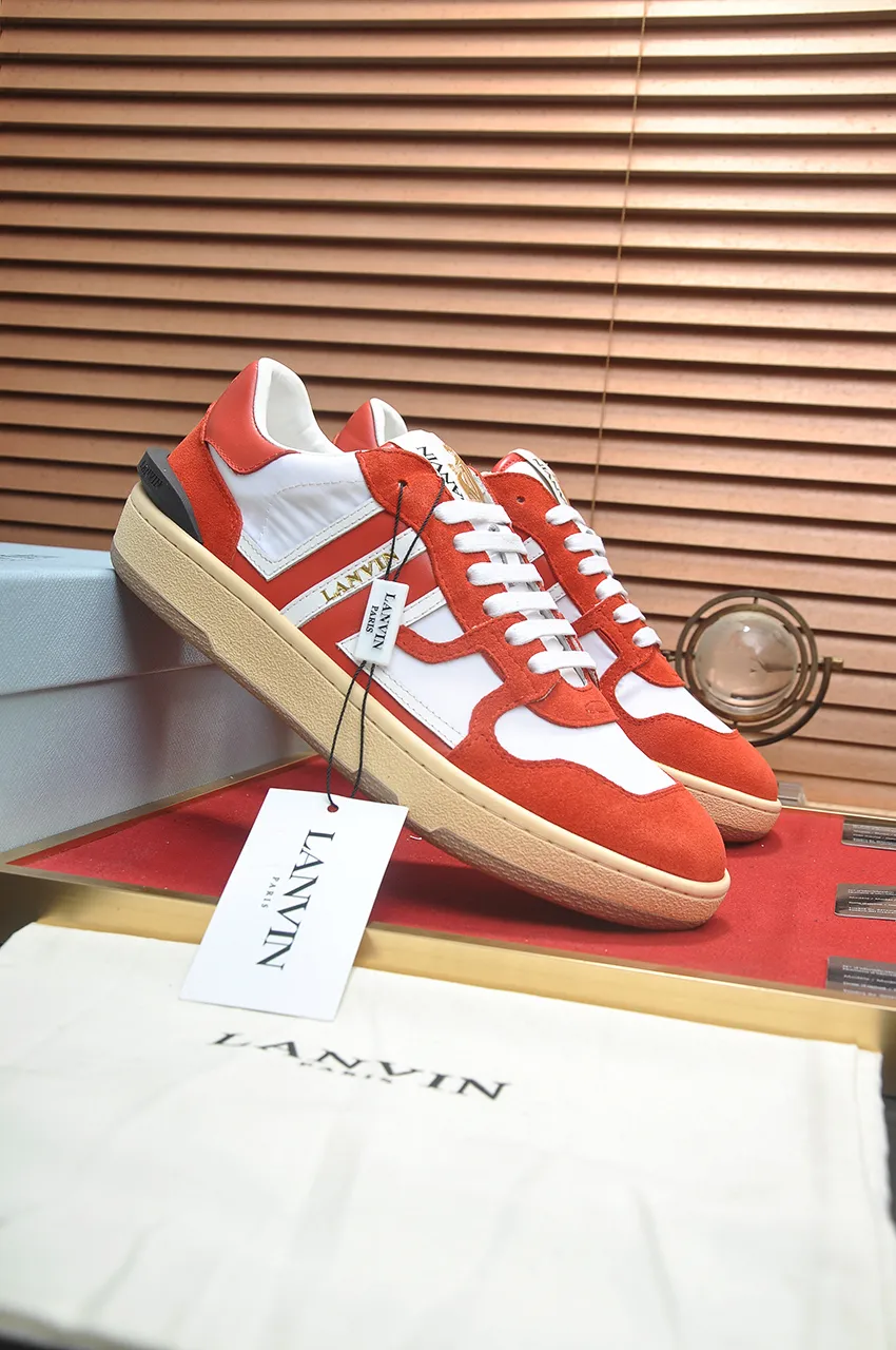 Men's men's shoes💰540💶[LANVIN] The latest lace-up fashionable casual couple sneakers, high-quality CLAY couple series‼ ️ The latest trendy products of the season 🌈Many bloggers have planted grass and purchased the original open-mold customization. The upper and outsole are sewn with mark threads without edge sealing. A variety of material splicing combination design. Very versatile for fashionable and casual wear. Comfortable on the feet. Self-recommended. Upper cowhide + cow suede + breathable mesh lining. Foot-padding cowhide. Exclusive original open-mold clear logo rubber outsole ⚠️Couple standard size 36-40 for women and 38-44 for men.